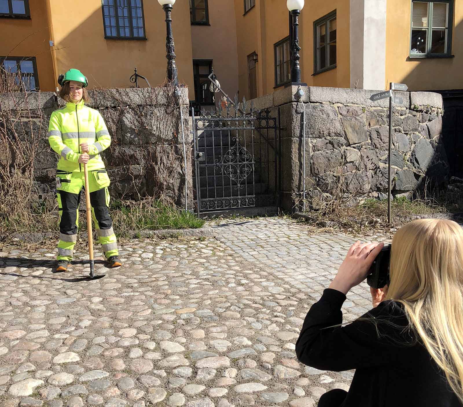 Fotografering inför ny arkeologiutställning på stadsmuseet